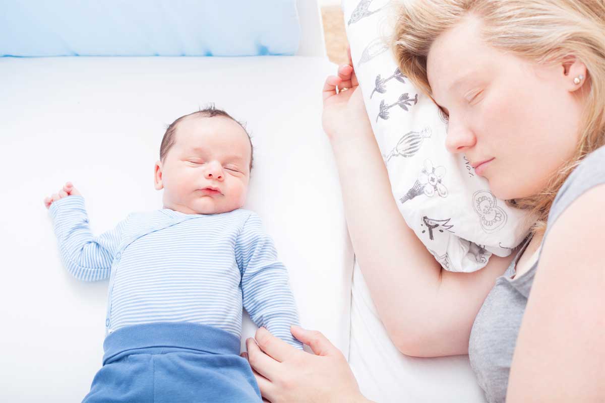 Un sommeil plus paisible pour maman et bébé, c’est possible?