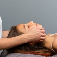 Douleurs à la mâchoire : comment la chiropratique peut m’aider?